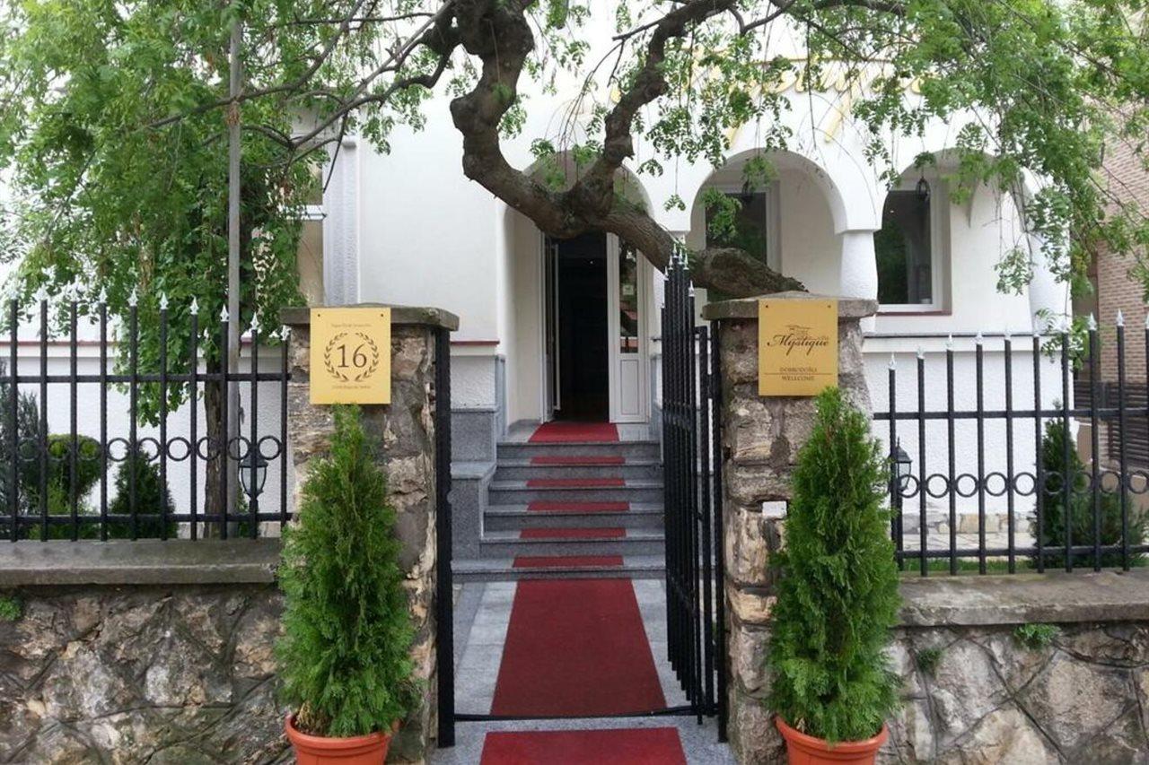 Villa Mystique Belgrado Buitenkant foto